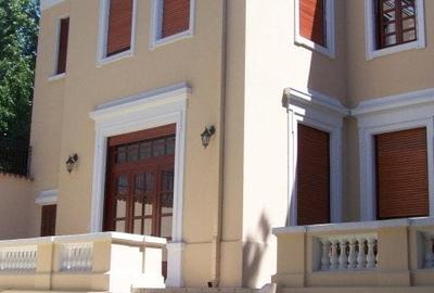 Proprietate SUPERBA, 1000 mp teren, 850 mp utili, Ultracentral,ideal INVESTITIE!