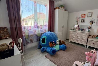 Casă cu 4 camere cu Teren 800 Mp în Central - 1