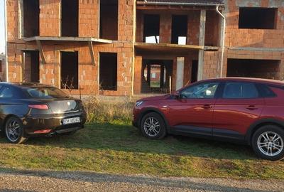 Casă individuală cu 5 camere cu Teren 500 Mp în Peciu Nou - 1