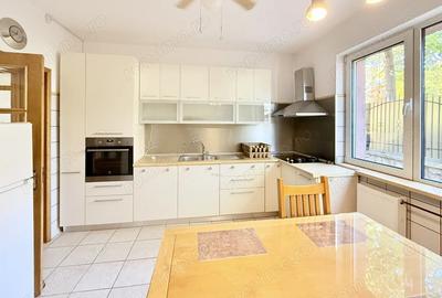 Casa practica, cu curte ?i parcare, in zona centrala - Parcul Carol - 3