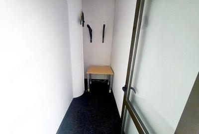 Spațiu comercial, de 150 mp, în Central - 8