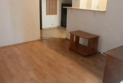 Proprietar vand garsoniera