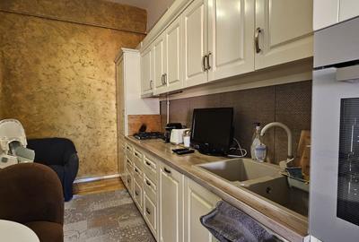 Apartament 4 camere,decomandat,etaj 1 + curte privata,zona ultracentrală Apartament 4 camere,decomandat,etaj 1 + curte privata,zona ultracentrală - 17