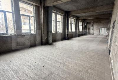 Spațiu comercial, de 471 mp, în Central - 3