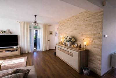 Casă individuală cu 3 camere cu Canalizare în Nord - 1