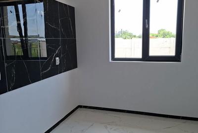 Casă cu 2 camere cu Teren 240 Mp în Central - 2