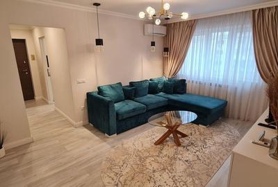 Apartament cu 3 camere semidecomandat în Policlinica - 1