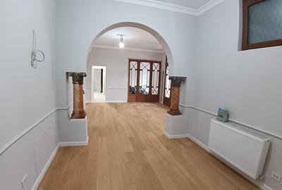 Apartament cu 4 camere în Romană - 1