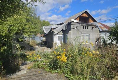 Casă cu 3 camere cu Teren 764 Mp în Central