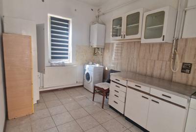 Trocadero - Casa 6 camere constructie caramida, deschidere la doua strazi - 11