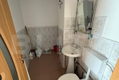 Spatiu comercial, 70 mp, 4 incaperi, strada Nasaudului - 12