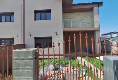 Duplex cu 5 camere în Giarmata