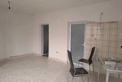 Casă cu Teren 1630 Mp în Străoane - 1