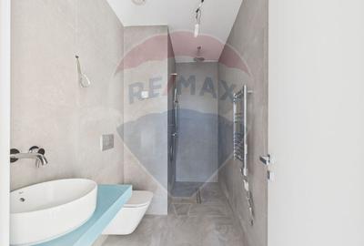 Vila luminoasa si moderna de vanzare in Amber Forest Tunari - 23