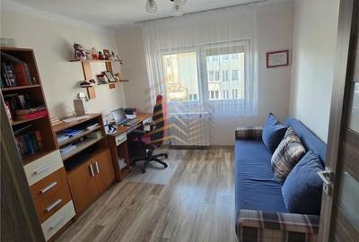 Apartament cu 3 camere decomandat în Central - 4