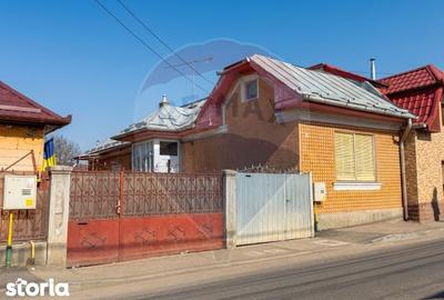 Casă cu 3 camere cu Teren 617 Mp în Central - 1