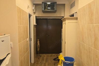 Spațiu comercial, de 120 mp, în Central - 4