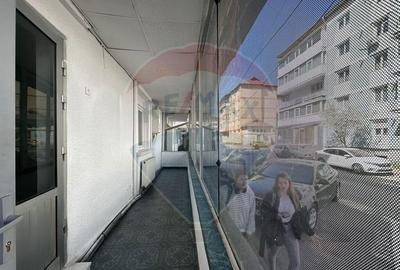 Spa?iu comercial in zona Asirom - 12