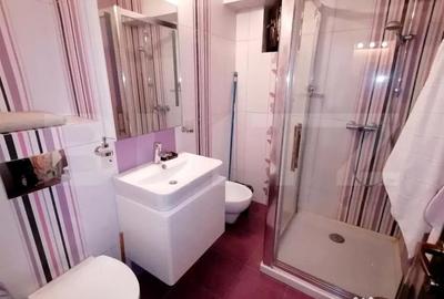 Apartament cu 4 camere decomandat, mobilat în Calea București