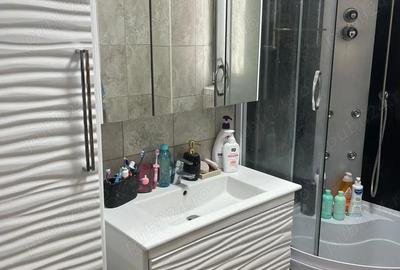Apartament cu 3 camere semidecomandat în 1 Mai - 5