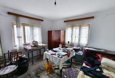 Casă cu 4 camere cu Canalizare în Dumbrăvești - 4