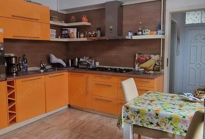Casă cu 6 camere cu Teren 150 Mp în Central - 10