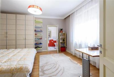 Resedinta cu:foisor,2 garaje, crama tip restaurant+garsoniera lux ... - 25