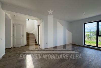 Casă individuală cu 4 camere cu Canalizare în Micești - 3