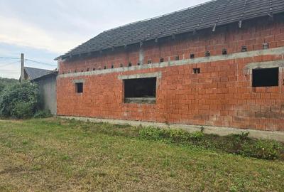 Casa loc SUMUGIU , sc 200 mp , parte veche si noua, ter 2670, sosea - 18