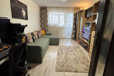 Apartament cu 2 camere semidecomandat în Baza 3 - 4