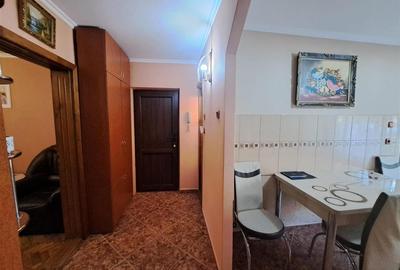 RECO Apartament cu trei camere decomandat - 10