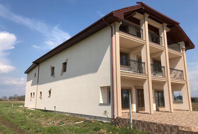 Casă cu 4 camere în Central - 1