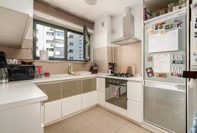Apartament cu 3 camere semidecomandat, mobilat în P-ța Victoriei - 2