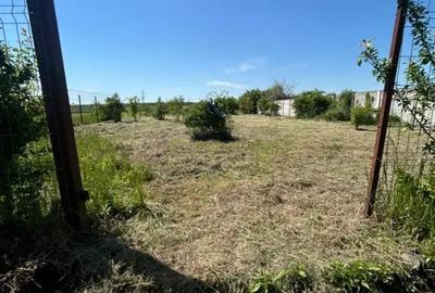 Teren de 1200 mp, în Nanov - 4