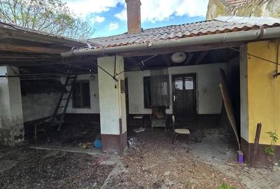 Casă cu 3 camere cu Teren 1770 Mp în Central - 8