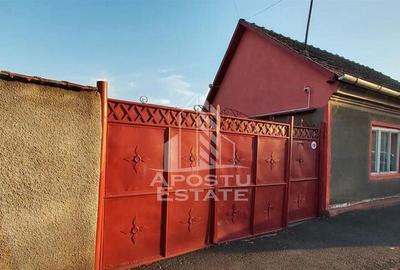 Casă cu 5 camere cu Teren 1120 Mp în Aradul Nou