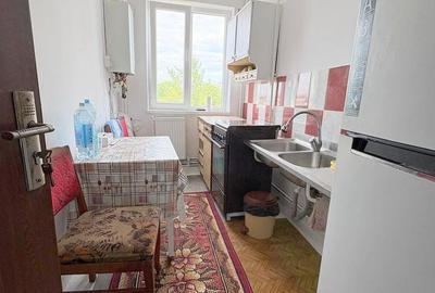 Apartament cu 3 camere decomandat în Cornișa - 4
