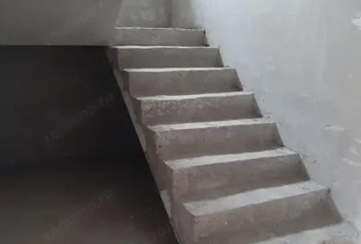 Casă cu 5 camere cu Teren 392 Mp în Giarmata - 2