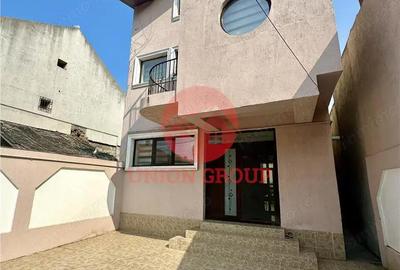 Casă cu 1 camere cu Canalizare în Casa de Cultură - 1