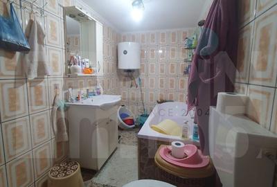 Casă cu 3 camere cu Teren 861 Mp în Central - 2