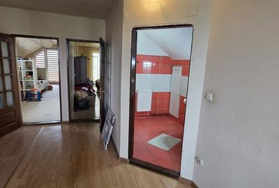 Casă cu 4 camere cu Teren 577 Mp în Aninoasa - 11
