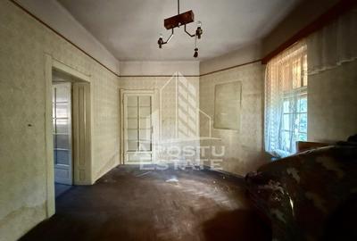 Casă cu 5 camere cu Canalizare în Traian - 11