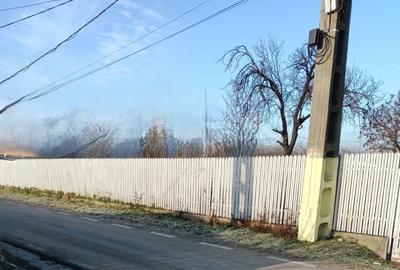 Teren agricol intravilan de 911 mp, în