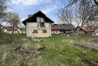 Casă cu 4 camere în Moldovenești - 1