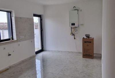 Casă cu 3 camere decomandat cu Canalizare în Agigea - 11