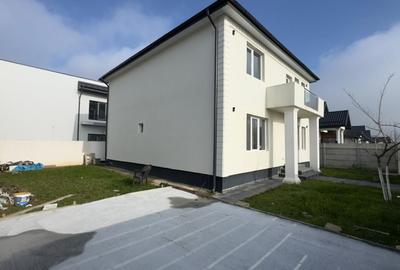 Casă individuală cu 5 camere cu Canalizare în Central