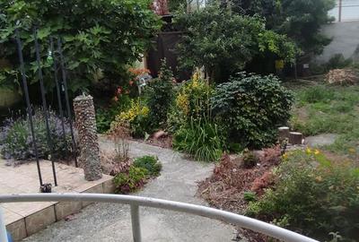 Casă cu Teren 282 Mp în Decebal