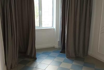 Spațiu comercial, de 55 mp, în Central - 7