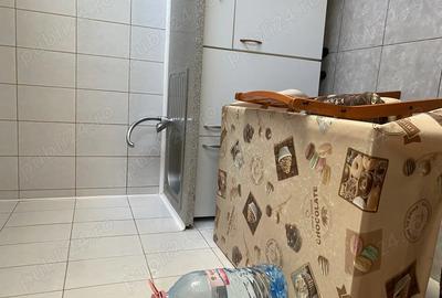 Inchiriez garsoniera cu contract ANAF, decomandata, situata in Drumul Sarii in bloc mixt de 4 etaje - 1
