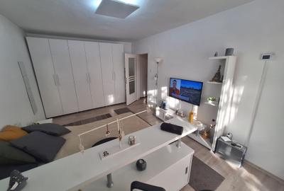 Ap.cu 1 camera Et 1 cu centrala proprie Complexul Studentesc - 3